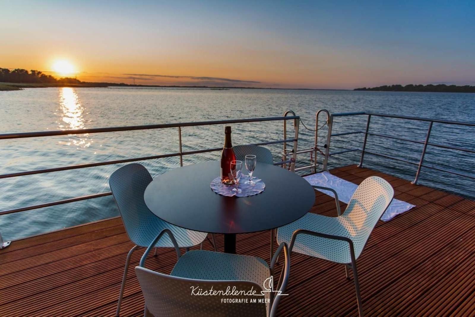 Hotel Hausboot Kranichnest Ribnitz-Damgarten Zewnętrze zdjęcie